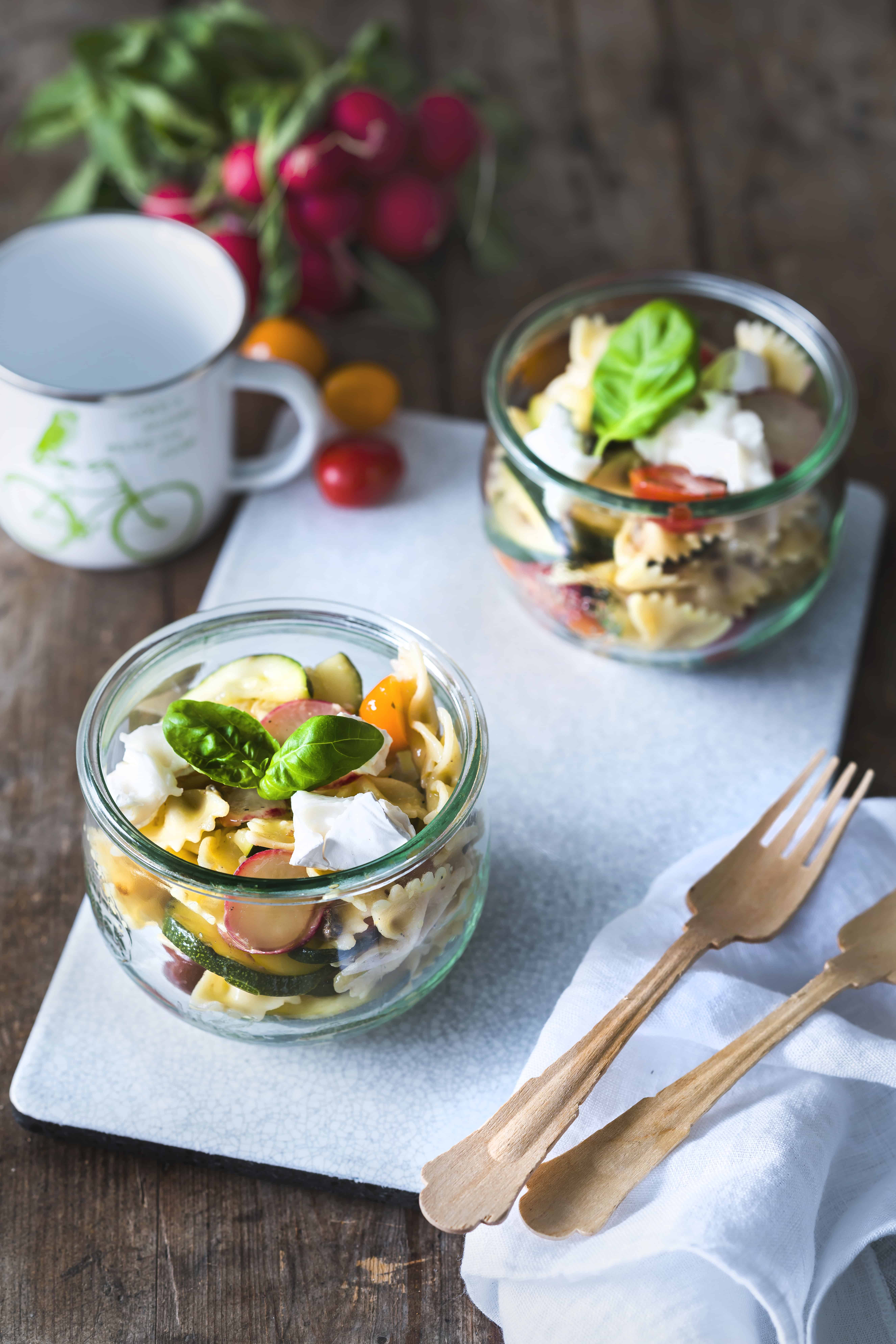 Nudelsalat ohne Mayo - cremig dank Geheimzutat | Foodio