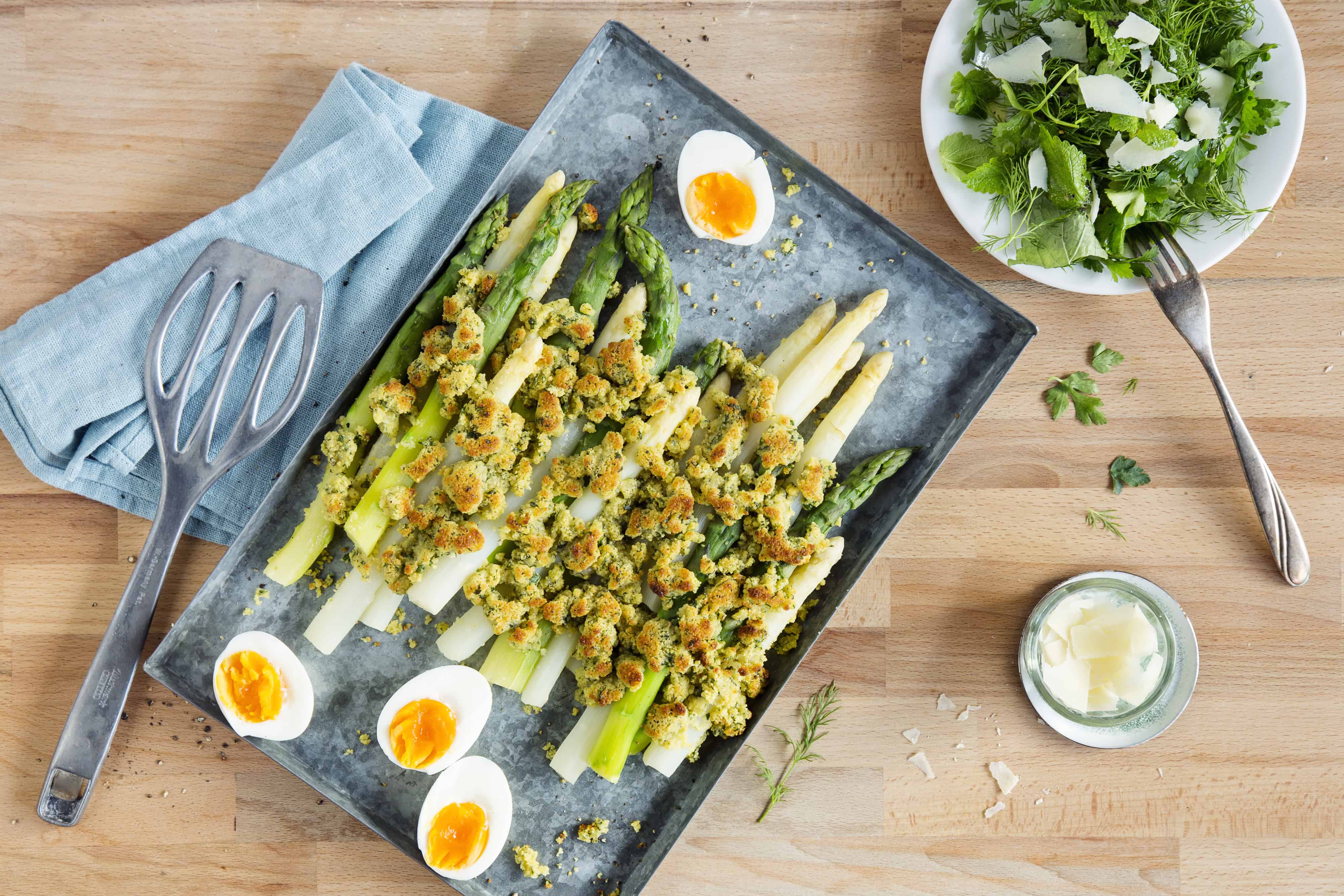 Gratinierter Spargel mit knuspriger Parmesandecke Foodio