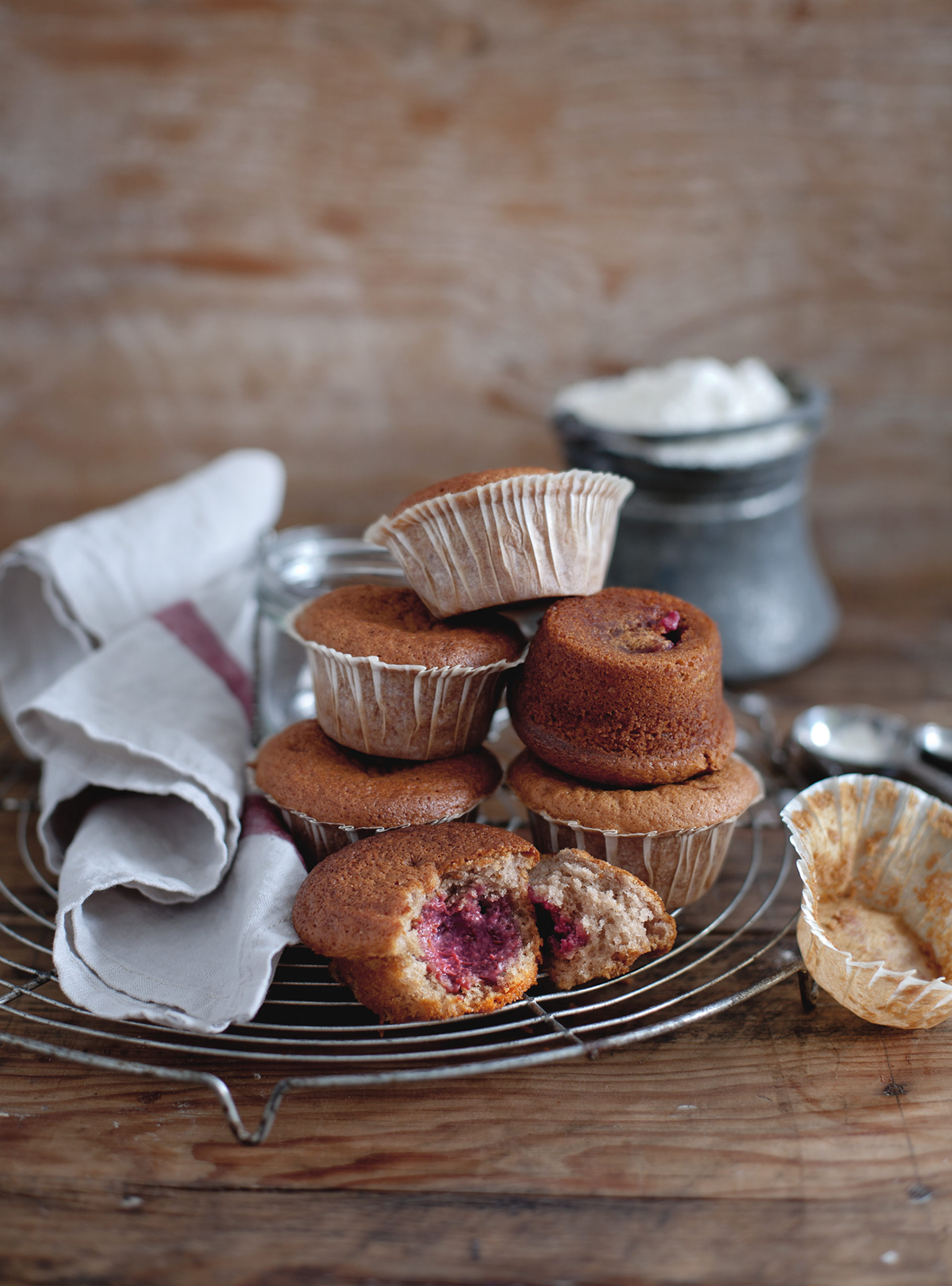 Muffins mit Füllung aus cremigem Frischkäse | Foodio