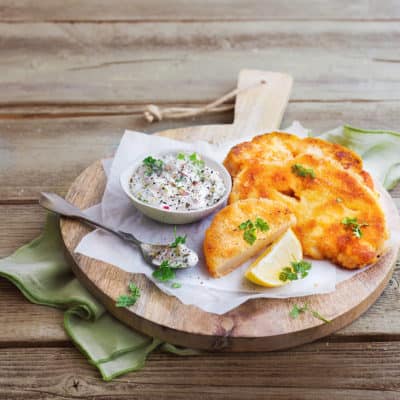 Zweierlei Gemüseschnitzel mit Schmand-Dip