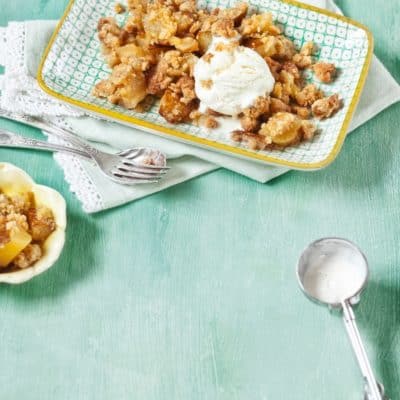 Birnen-Crumble mit Karamell-Walnuss-Crunch