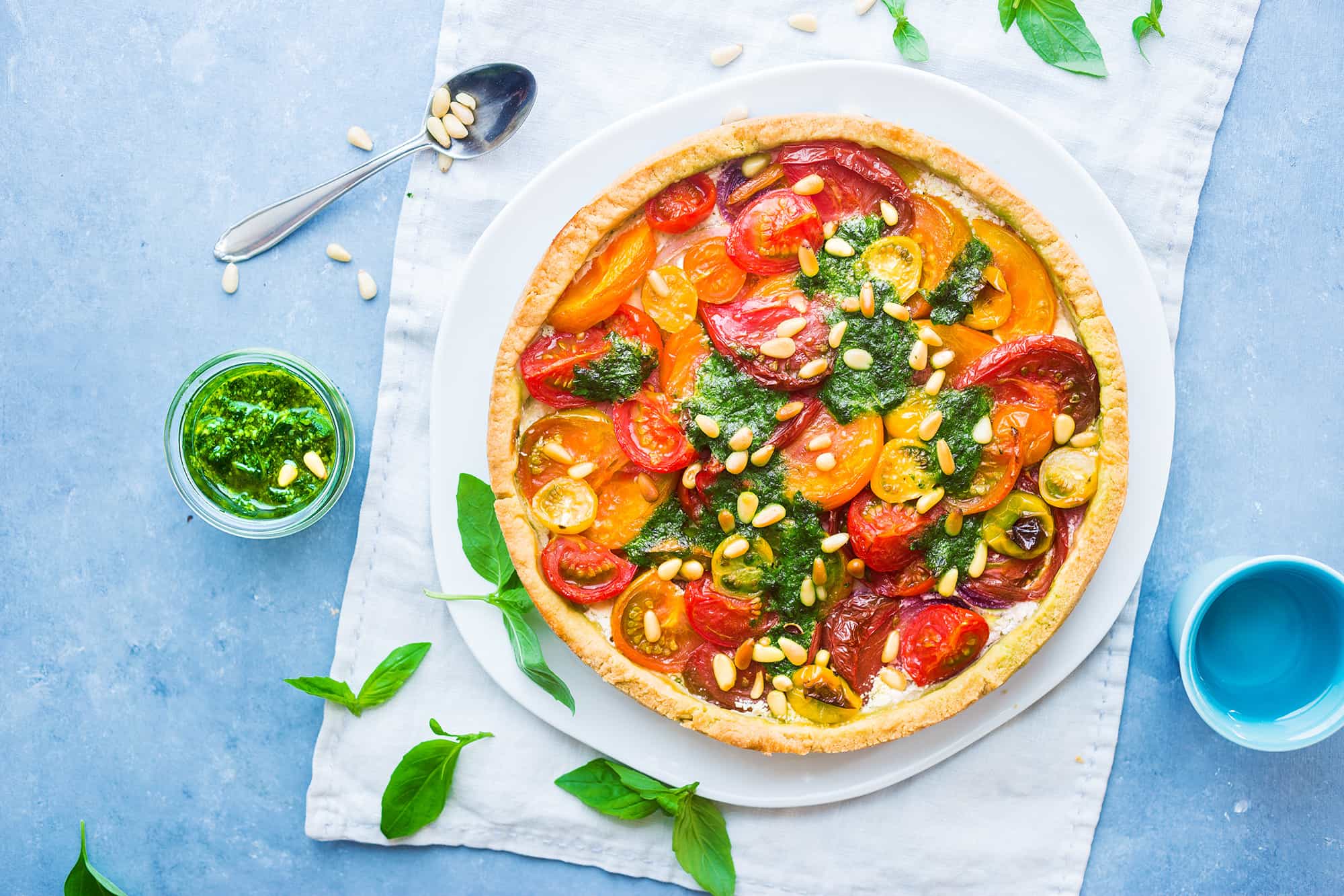 Tomatenkuchen mit Ricotta und Pesto | Rezepte von Foodio
