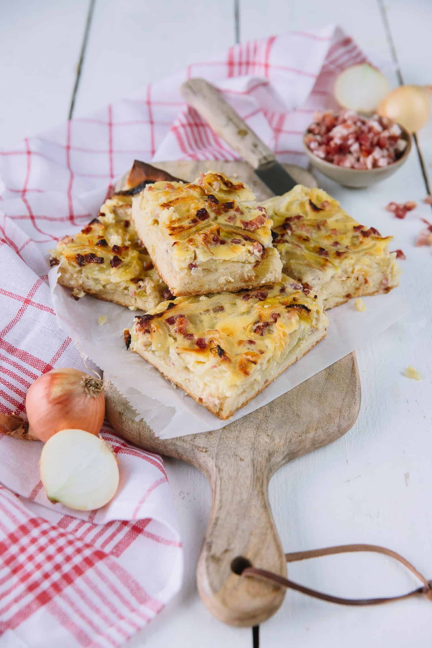 Zwiebelkuchen vom Blech: Das beste Rezept | Foodio