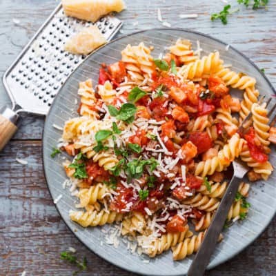 Tomatensoße und langweilig? Die beste Arrabbiata mit Wumms!